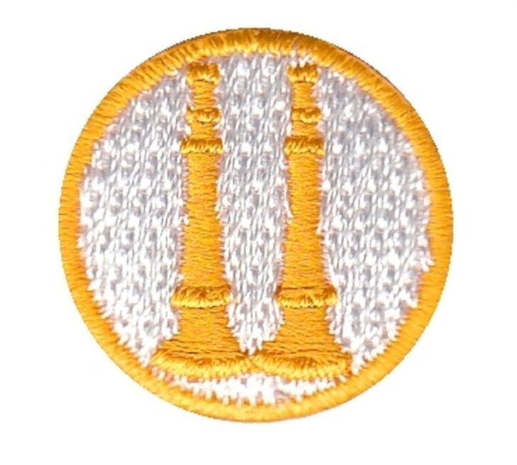 FIRE FIGHTER 2 BUGLES PARALLEL, 1" CIRCLE - GOLD on WHITE - SEW ON.